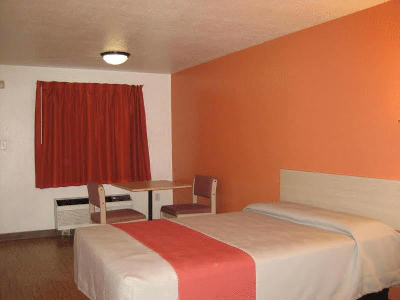 Motel 6-Raleigh, Nc - Cary Eksteriør bilde