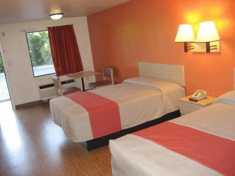 Motel 6-Raleigh, Nc - Cary Eksteriør bilde