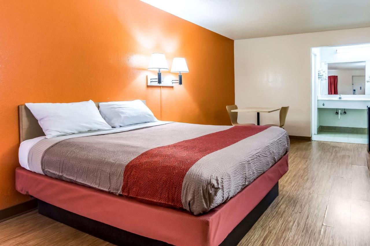 Motel 6-Raleigh, Nc - Cary Eksteriør bilde