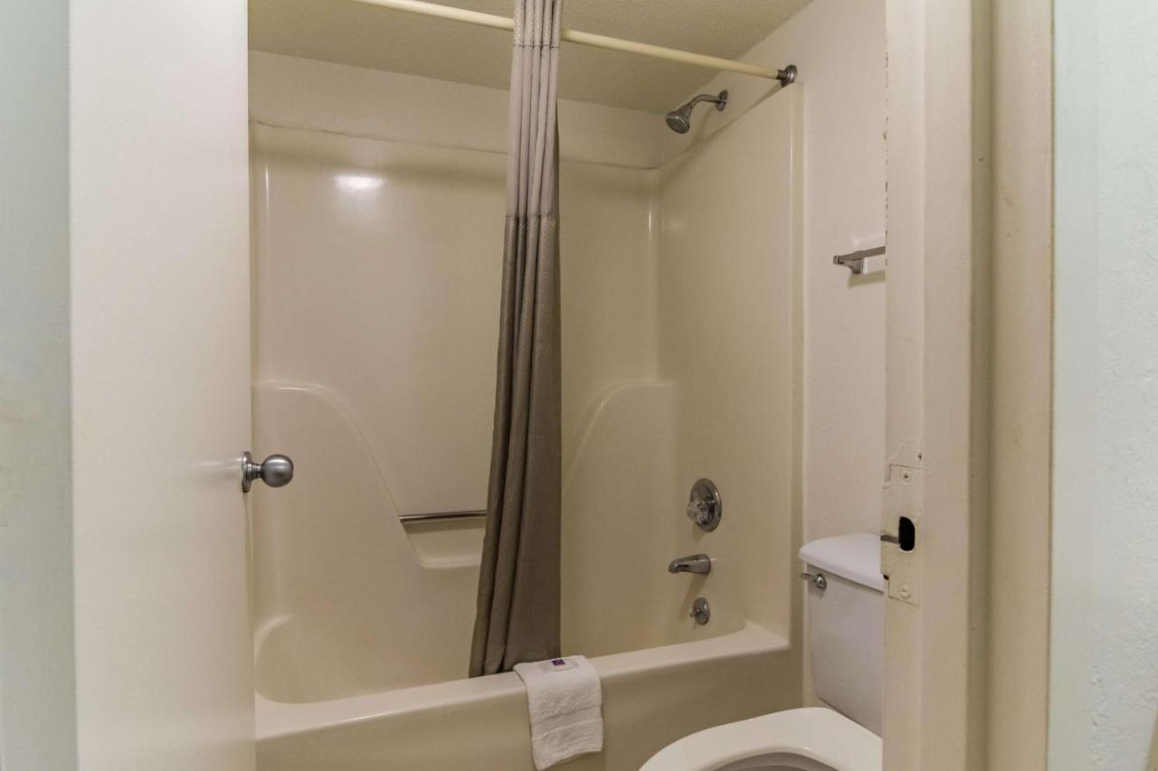 Motel 6-Raleigh, Nc - Cary Eksteriør bilde