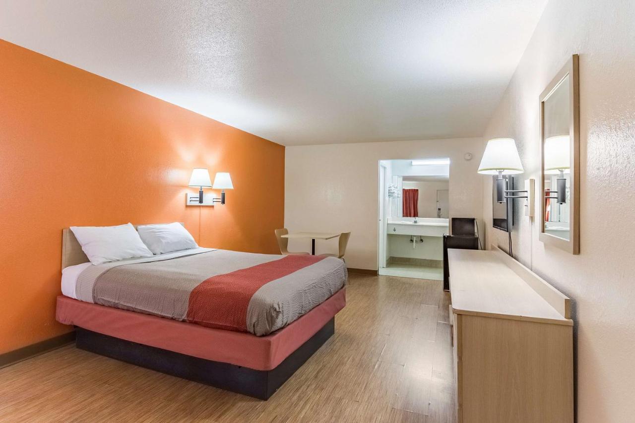 Motel 6-Raleigh, Nc - Cary Eksteriør bilde